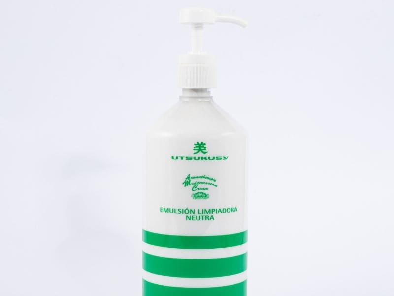 Emulsión limpiadora neutra